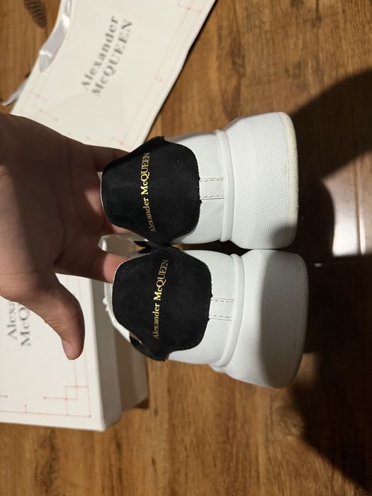 adidasi eleganti Alexander McQueen