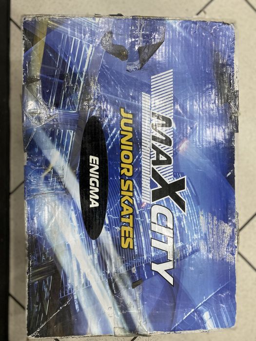 В продаже коньки детские разноразмерные