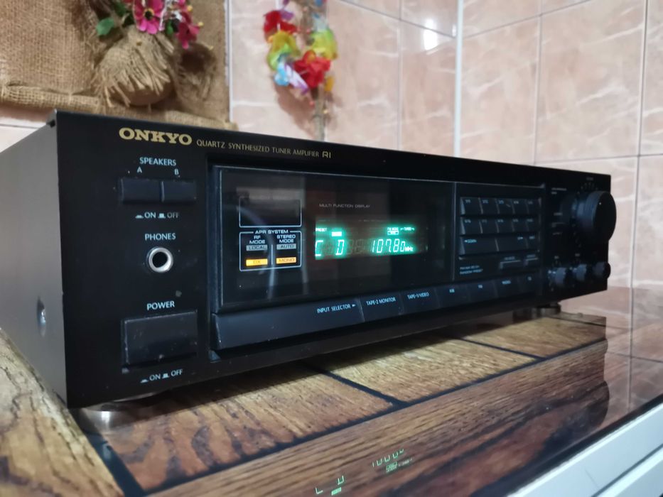 Amplituner Onkyo tx 7620