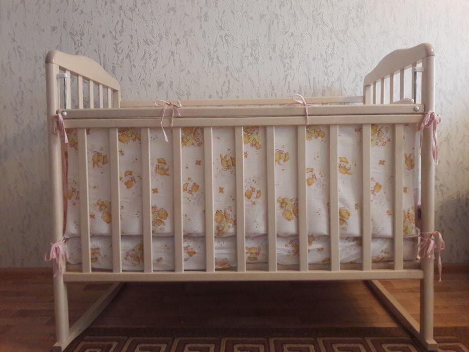Продам кроватку + бортики, матрас