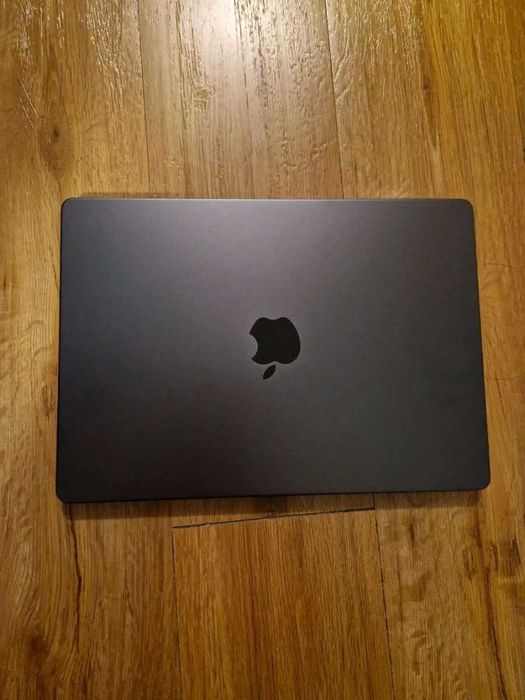 MacBook Pro M3 1TB SSD Space Schwarz