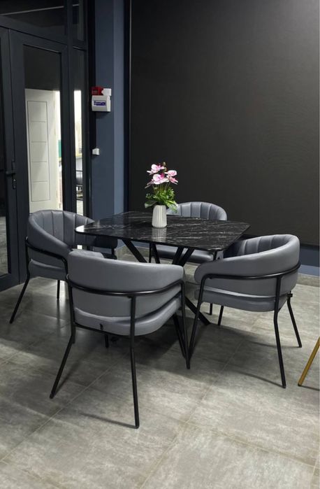 Комплект стол и стулья от Comfort Mebel