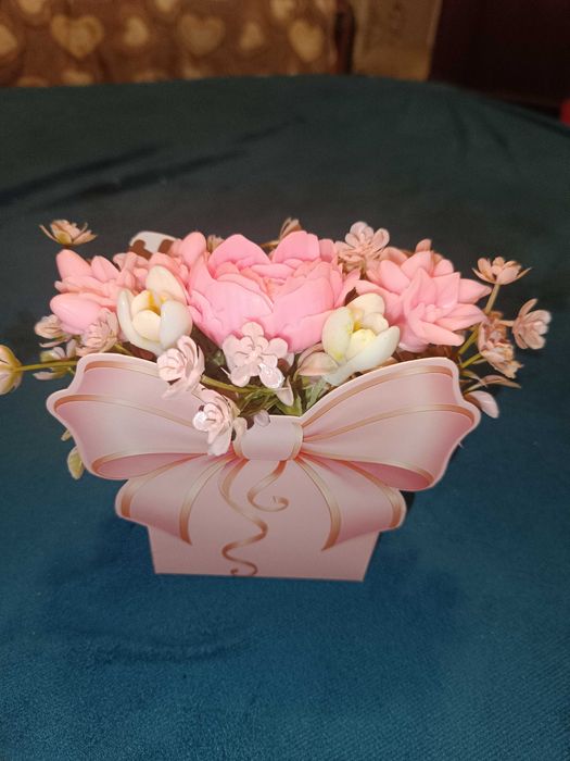 Восъчни цветя за поводи и сапунени цветя