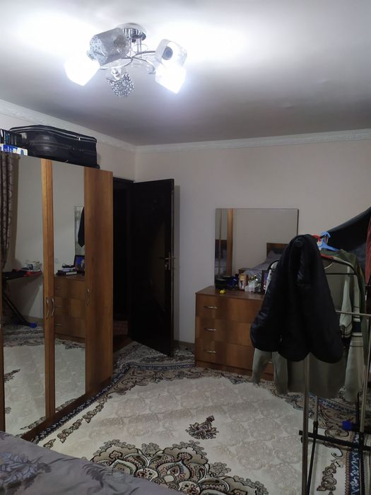 Микрорайон 1 Чирчик срочно продам