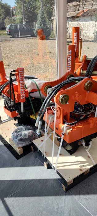 Tiltrotator/rototilt
