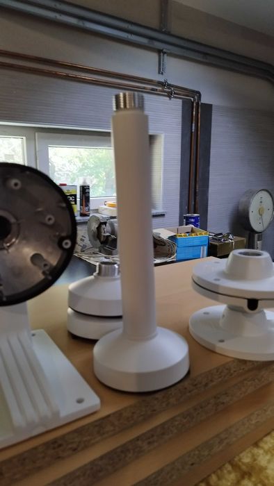 Стойка алуминиева за стенен монтаж на камери - с фланец и пластмасова