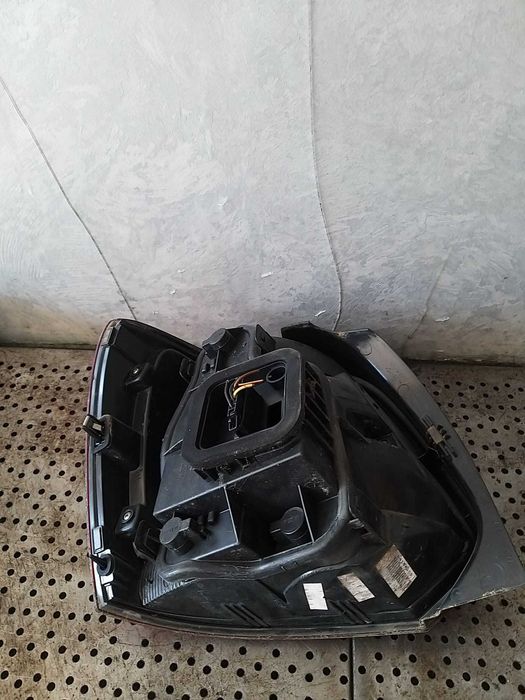 Stop tripla lampa dreapta vw polo 6r 6r0 945258a