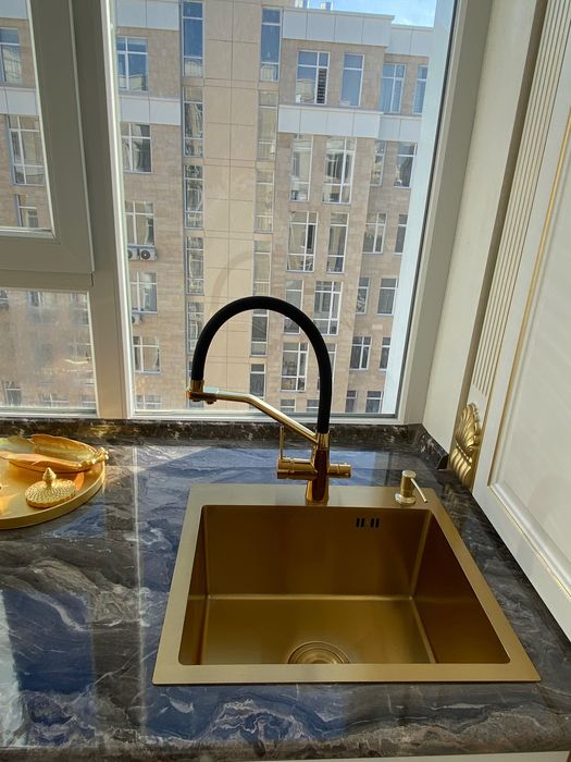 Продам квартиру на экспо 47 кв м