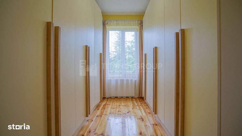 Vila in Poiana Brasov cu teren generos 1600mp, 2 corpuri de casa