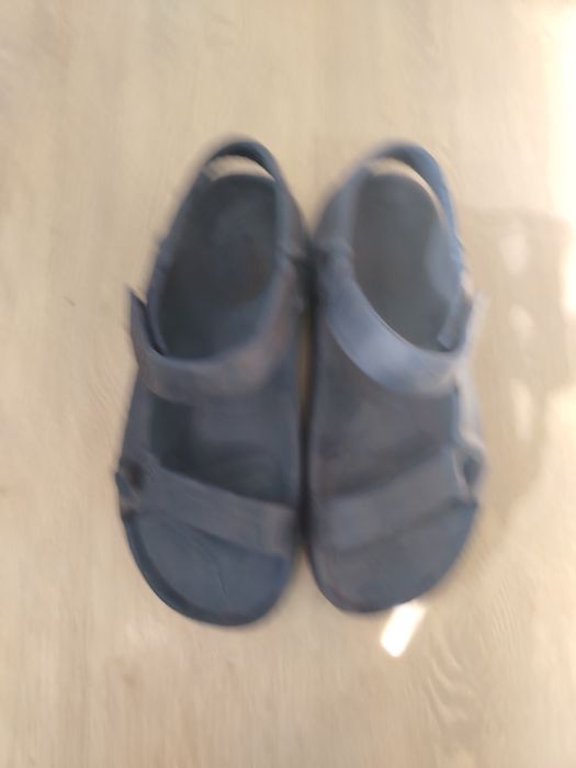 Продам обувь кроссовки