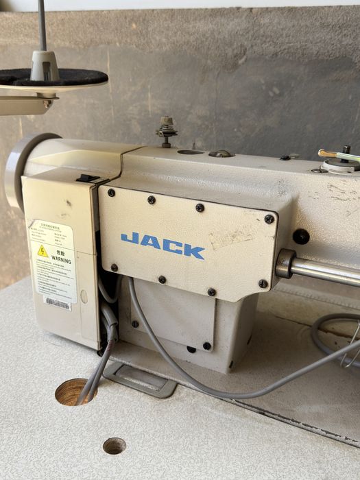 Jack tikuv mashinasi