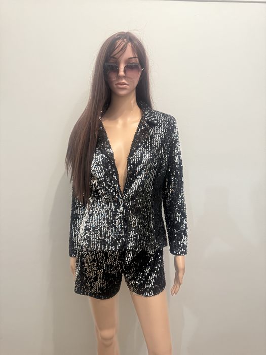 Къси панталонки със сако