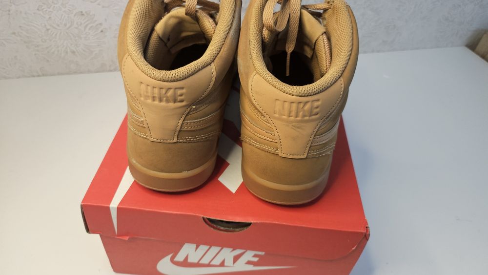 Маратонки Nike Court Vision Mid.Nike Air Max Excee номер 44