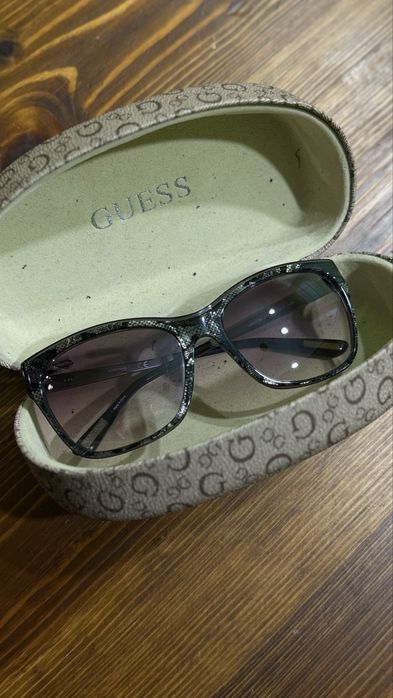 Слънчеви очила Guess