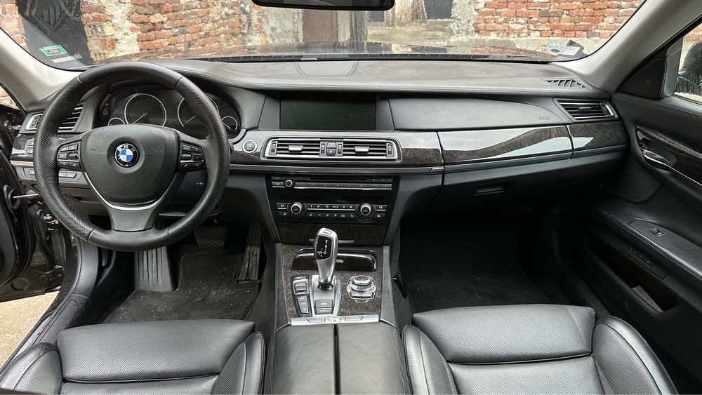 BMW 750IL Xdrive 408кс На Части