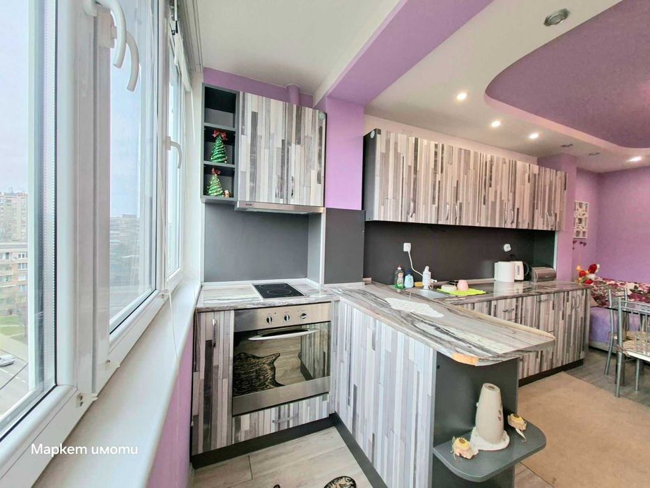 Обзаведен тристаен апартамент