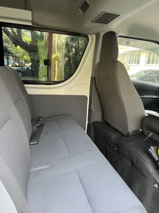 сиденья на Toyota Hiace