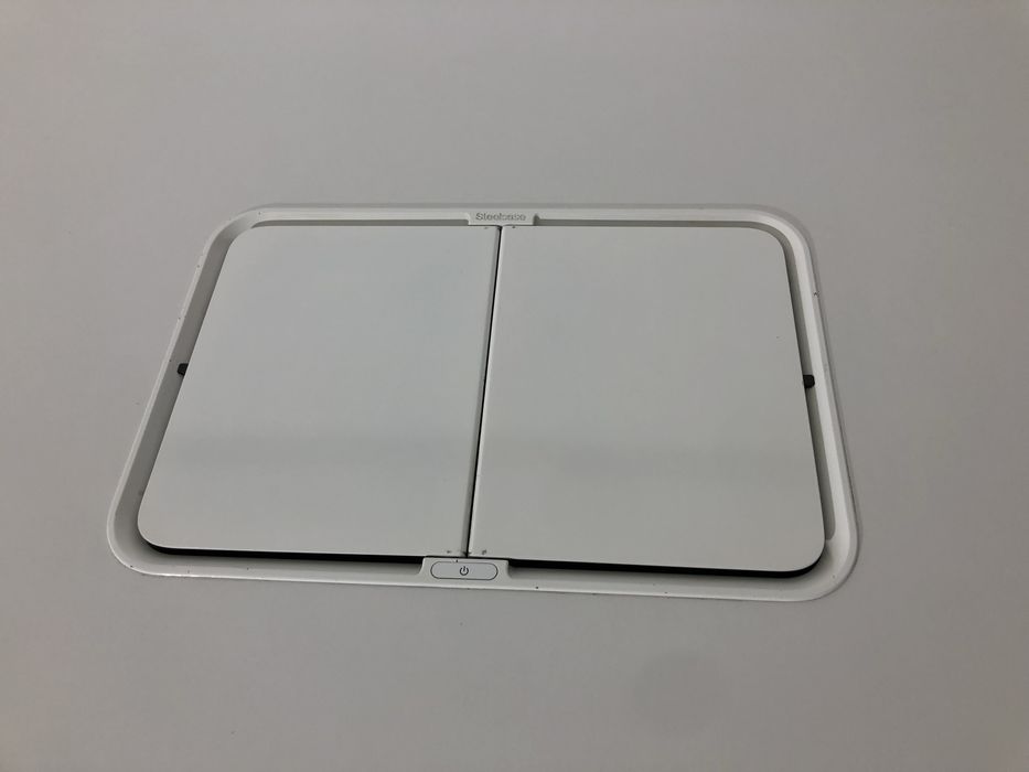 Masă Ședințe 150X170 cm Steelcase cu Organizatoare Cabluri Audio Video