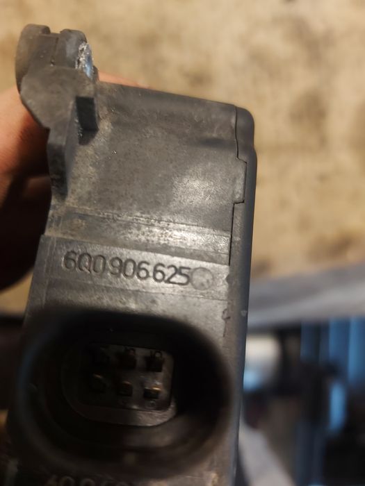 Вакуум соленоид Фолксваген Голф , Туран / VW Golf V , Touran