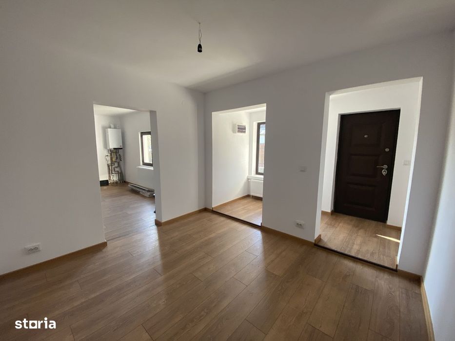 Casă cu 4 camere,2 bai, curte 529mp, toate utilitatile Breaza