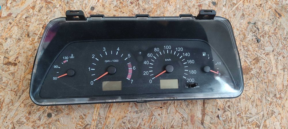 Продам приборную панель б/у на Ваз