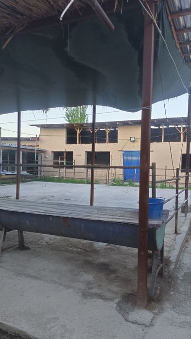 Уй сотилади 8 сотох, 3 хона