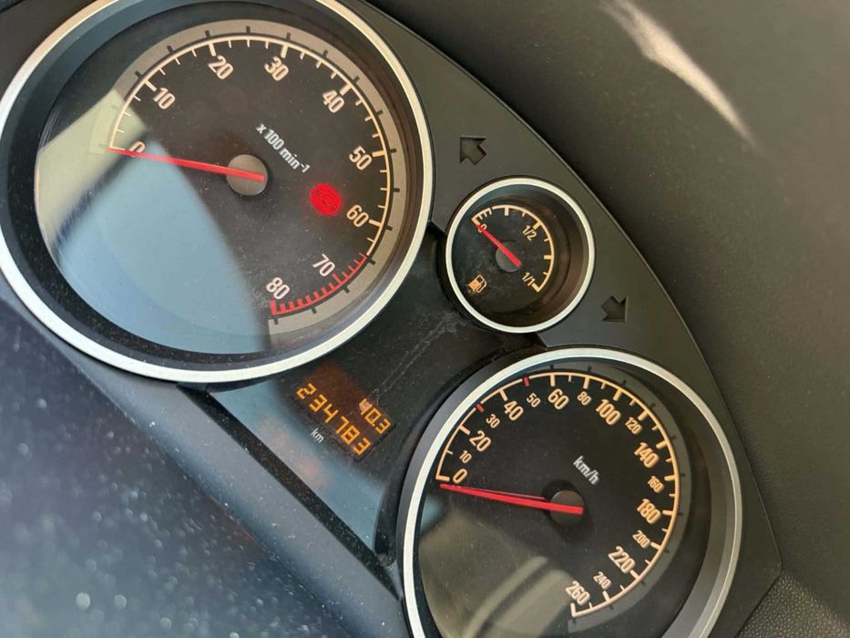 Продавам Опел астра х