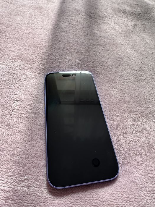 Продам айфон 16 .