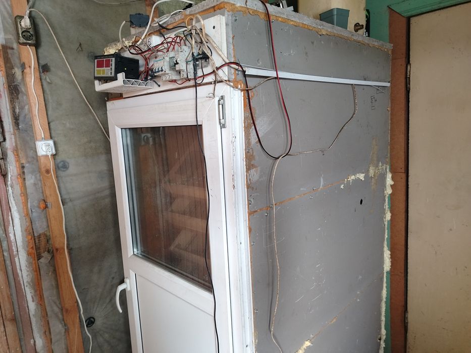 Продам инкубатор на 450 яйц