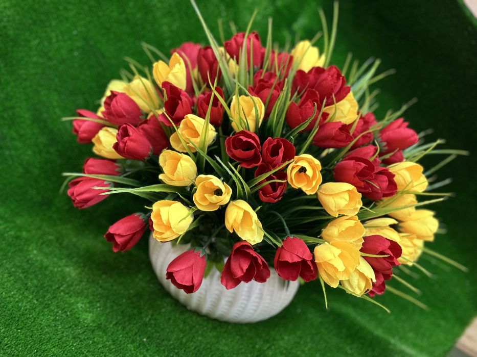 Uy, офис, кафе va restoranlar uchun dekorativ go’zal gullar.