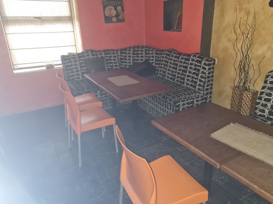 Дивани и маси от заведение