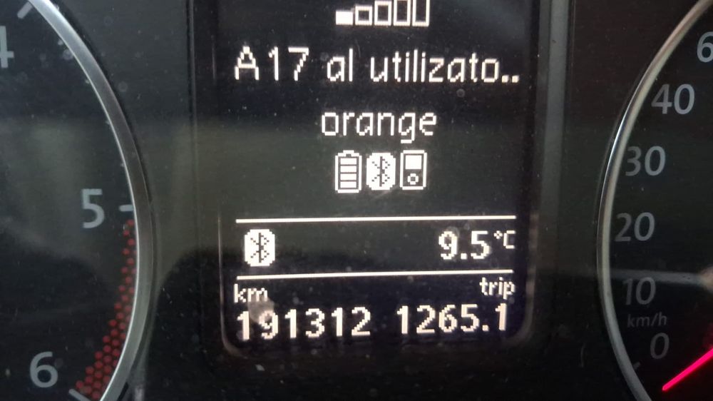Vw amarok  an fabricatie 2015 191312 km reali  motor 2.0 4x4 masina personala foarte  bine intretinuta