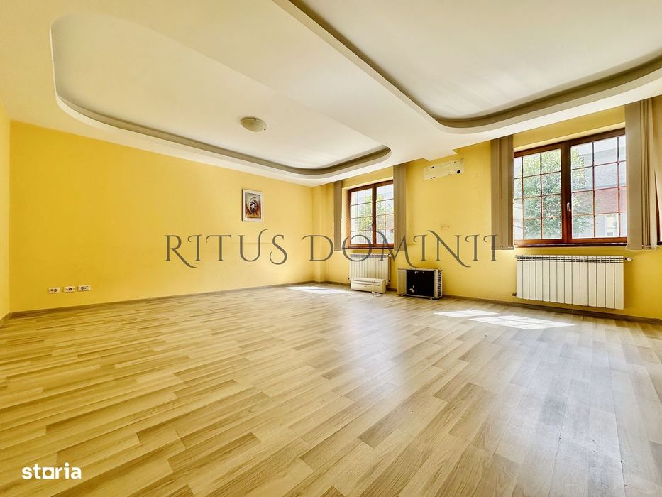 Casa de Închiriat Ultracentrala, 12 Camere, 10 Bai, 6 Parcari