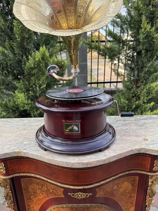 Gramofon His Master ‘s Voice, functional