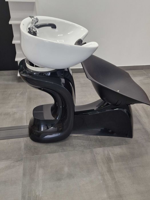 Продавам фризьорско оборудване