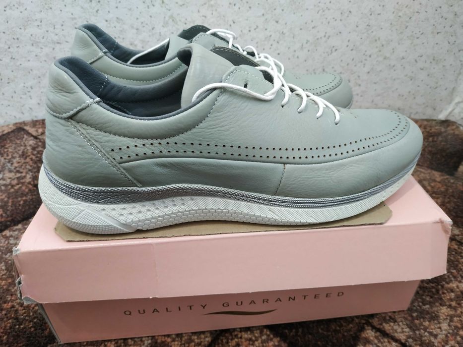 Дамски спортни обувки от естествена кожа. Анатомични