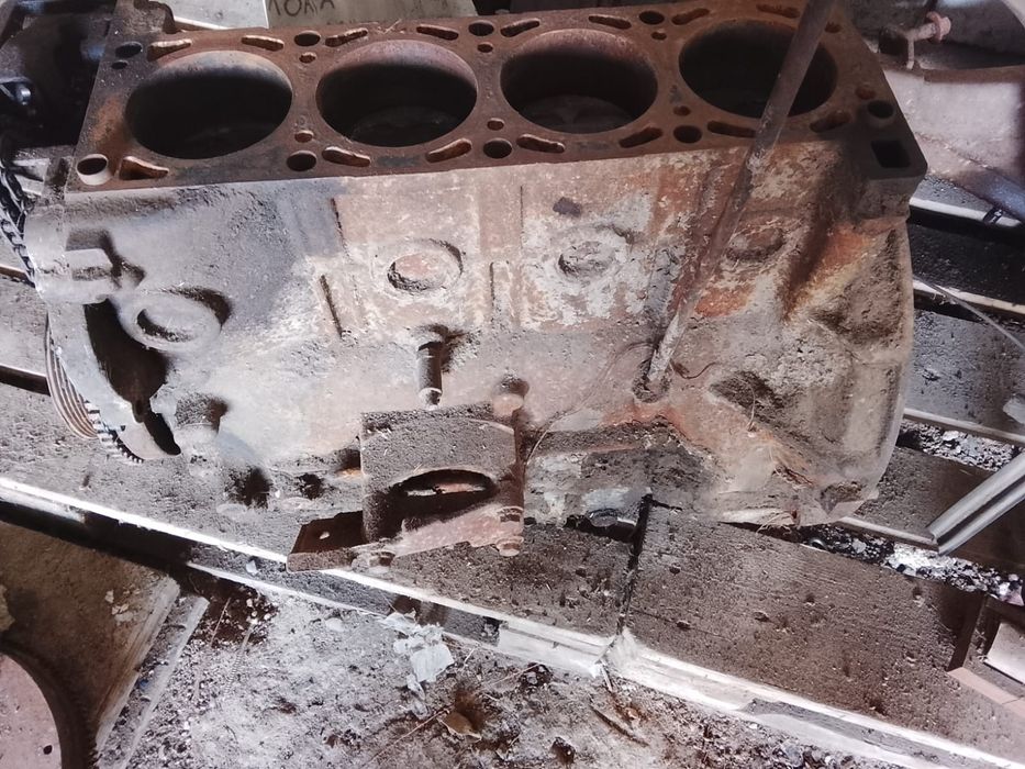 Продам блок двигателя Газель