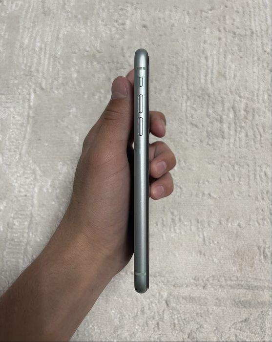 iPhone 11, в идеальном состоянии.