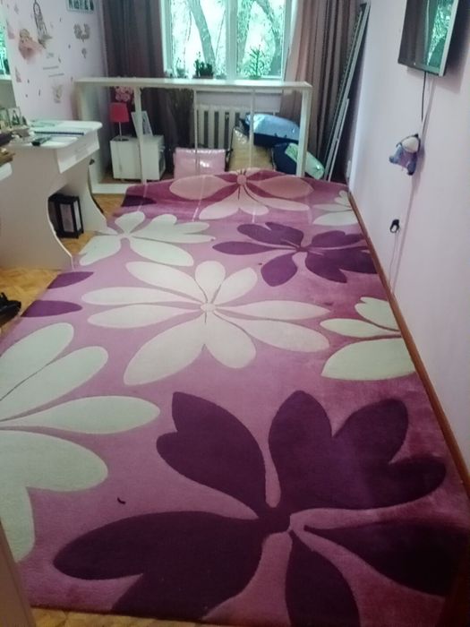 Продам ковёр полусинтетика