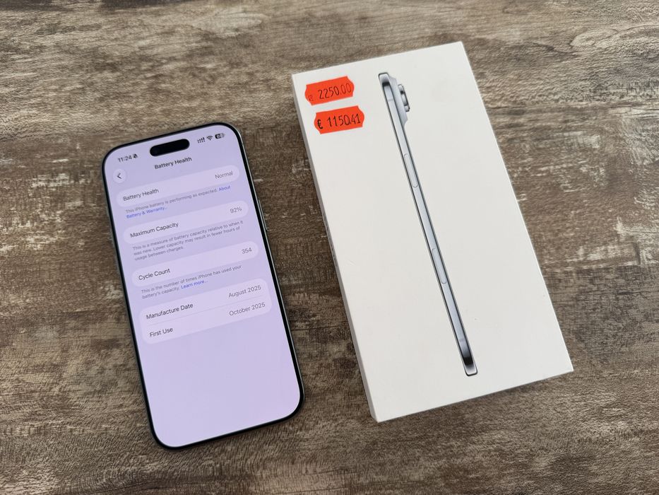 iPhone Air 256GB Sky Blue – отлично състояние, батерия 92%