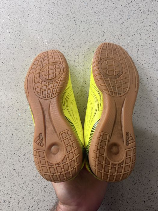 Adidas Fotbal barbati / baieti nr42 ( 26 cm ) 10/10 Pret : 89 lei