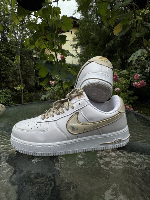 Nike Air Force 1 ’07 Essential – бяло/златно