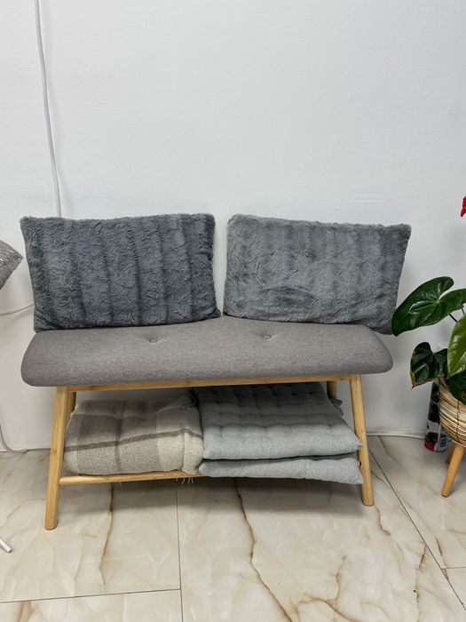 Диван с главница