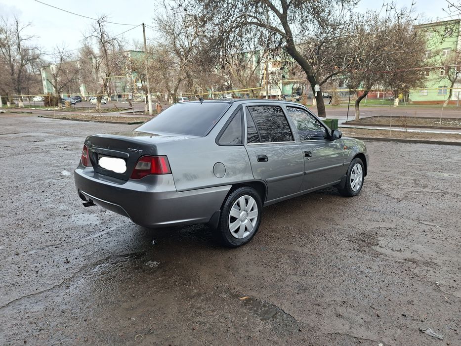 Нексия2..1.6 срочно сотилади