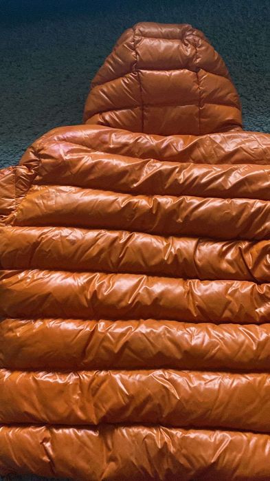 Geaca Moncler orange Limited Edition.