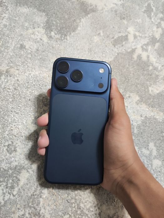 iPhone 17 pro max 1 tb продам СРОЧНО