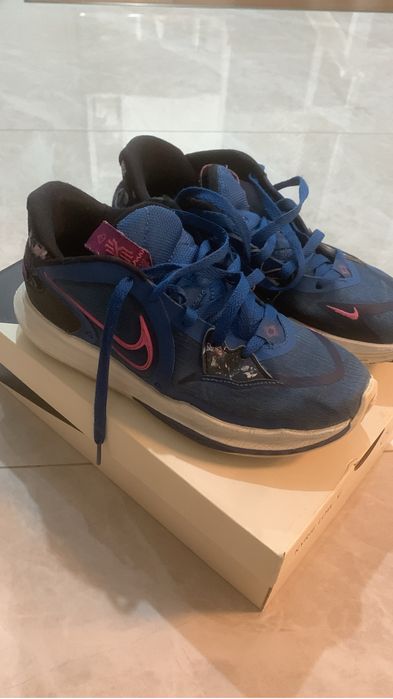 Баскетбольные кроссовки