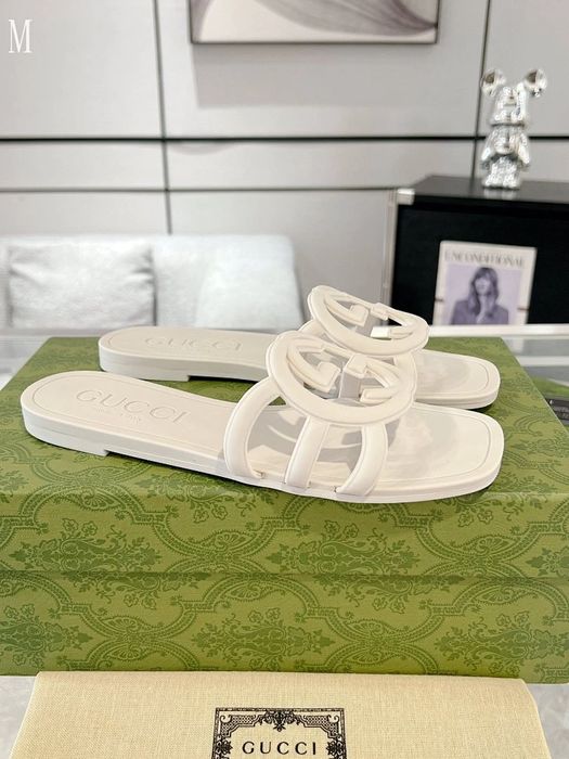 GG Interlocking G Rubber Slide - Cream