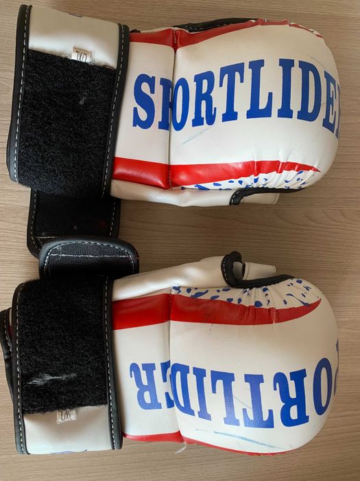 Кимоно и перчатки для единоборств