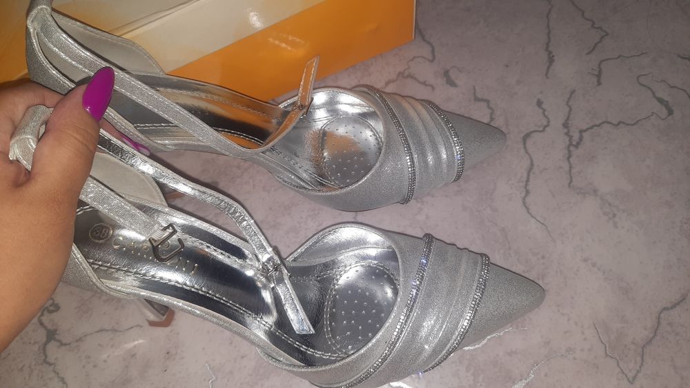 Туфли на каблуке